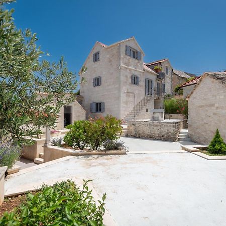 Villa Komelo Škrip Екстериор снимка