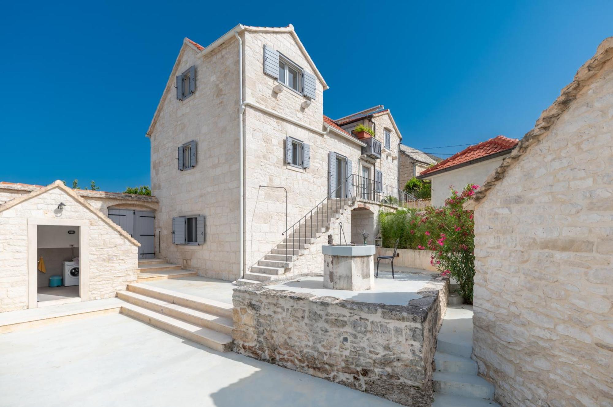 Villa Komelo Škrip Екстериор снимка
