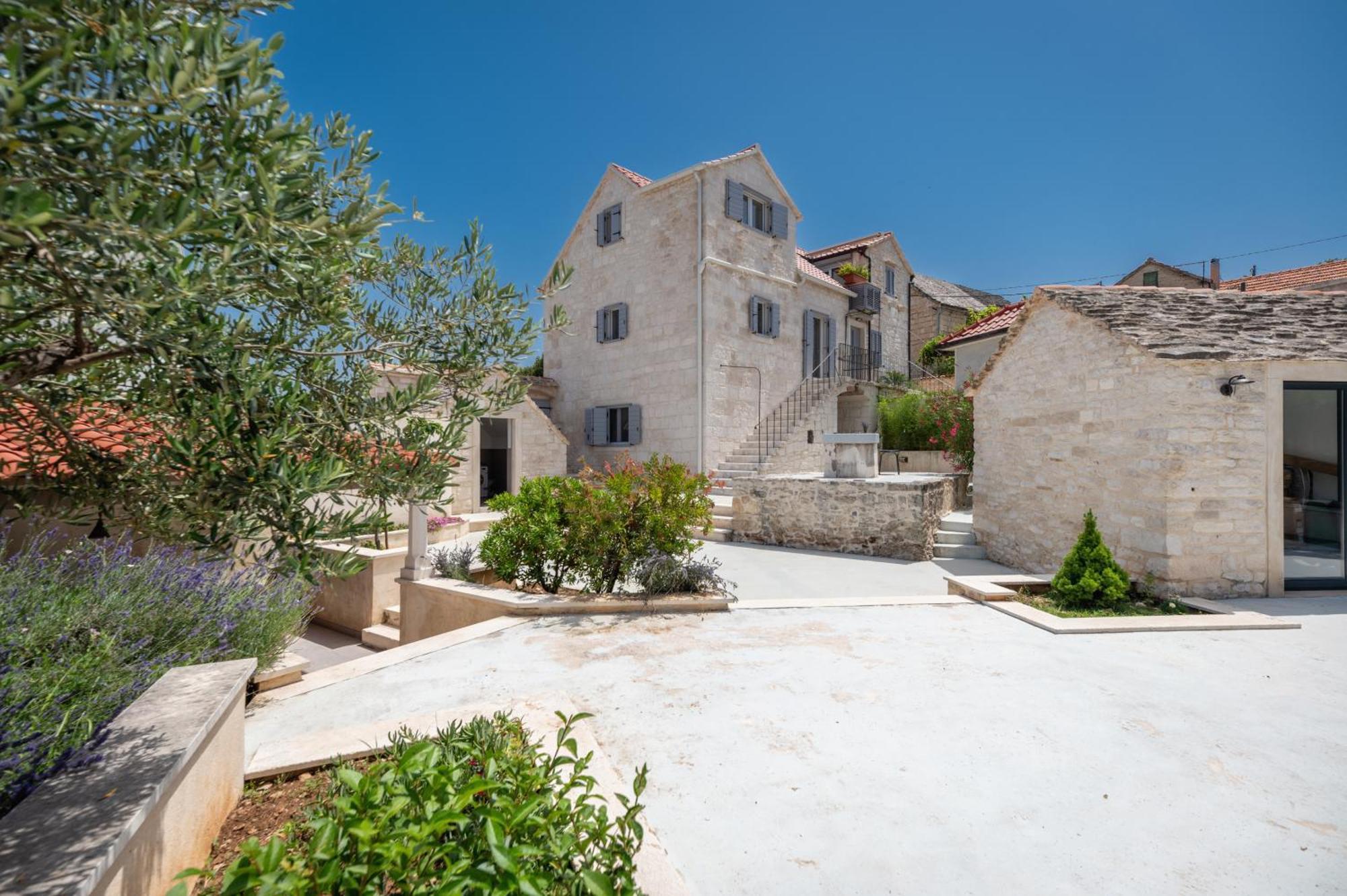 Villa Komelo Škrip Екстериор снимка