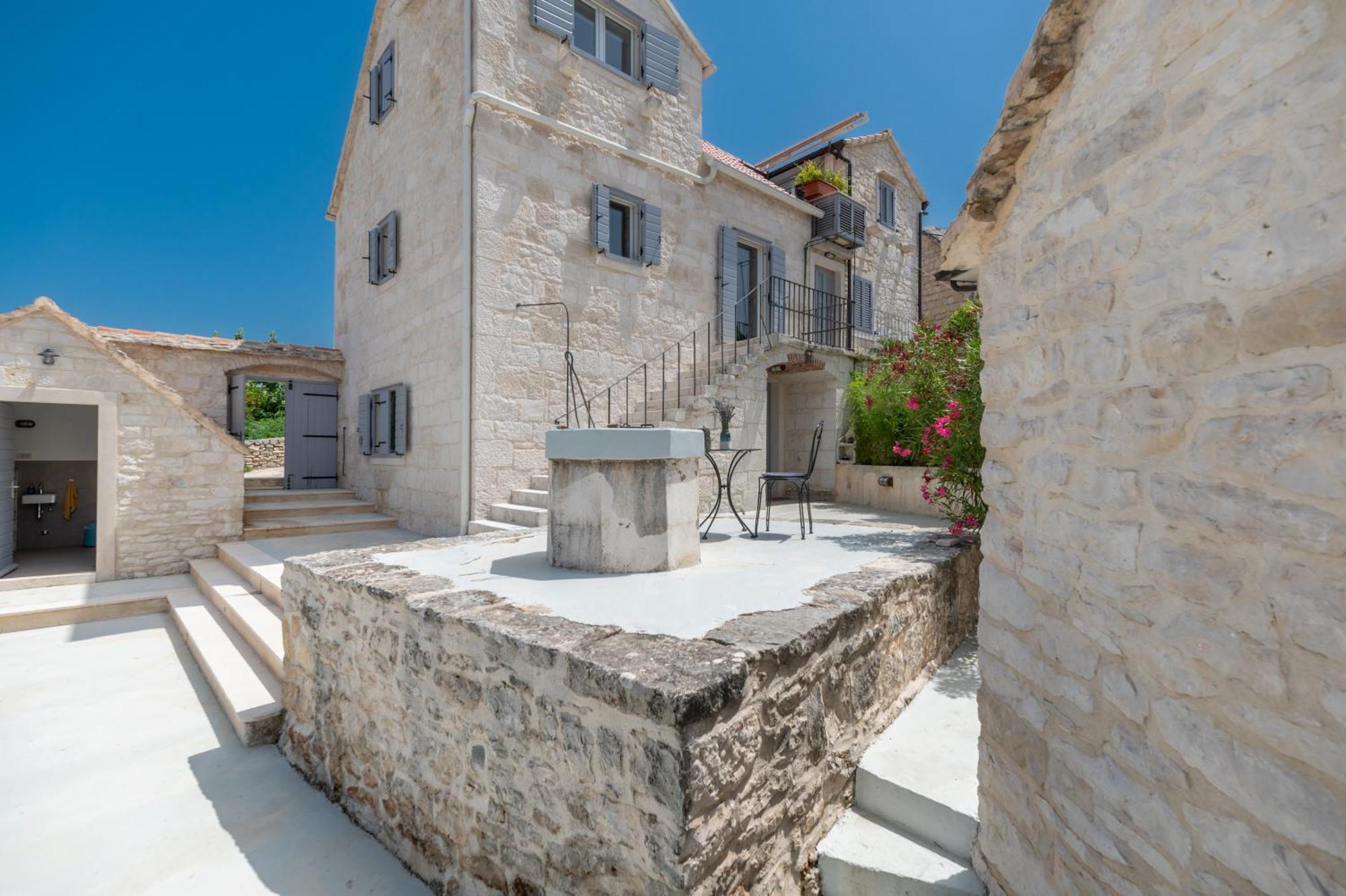 Villa Komelo Škrip Екстериор снимка