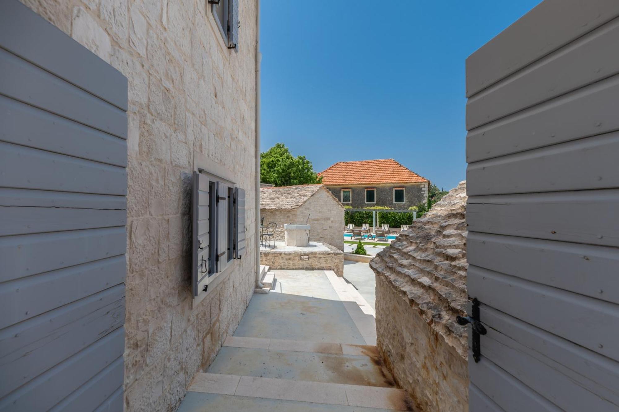 Villa Komelo Škrip Екстериор снимка